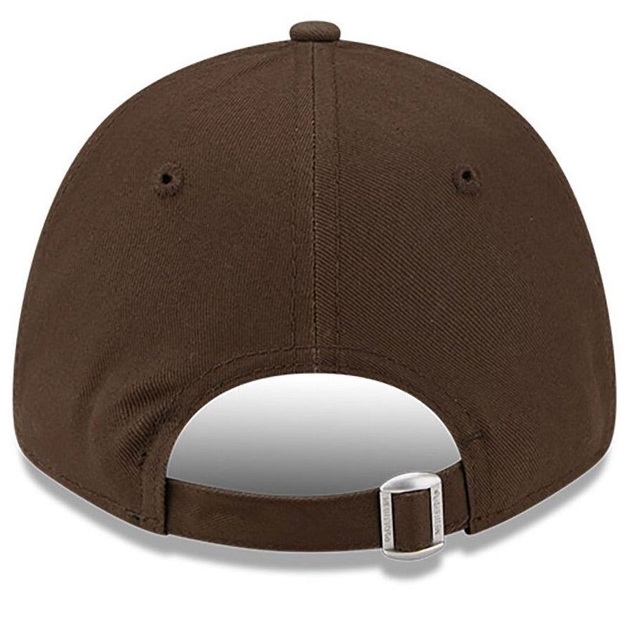 New York Yankees League Essential Womens Dark Brown 9FORTY Adjustable Cap N: 00170