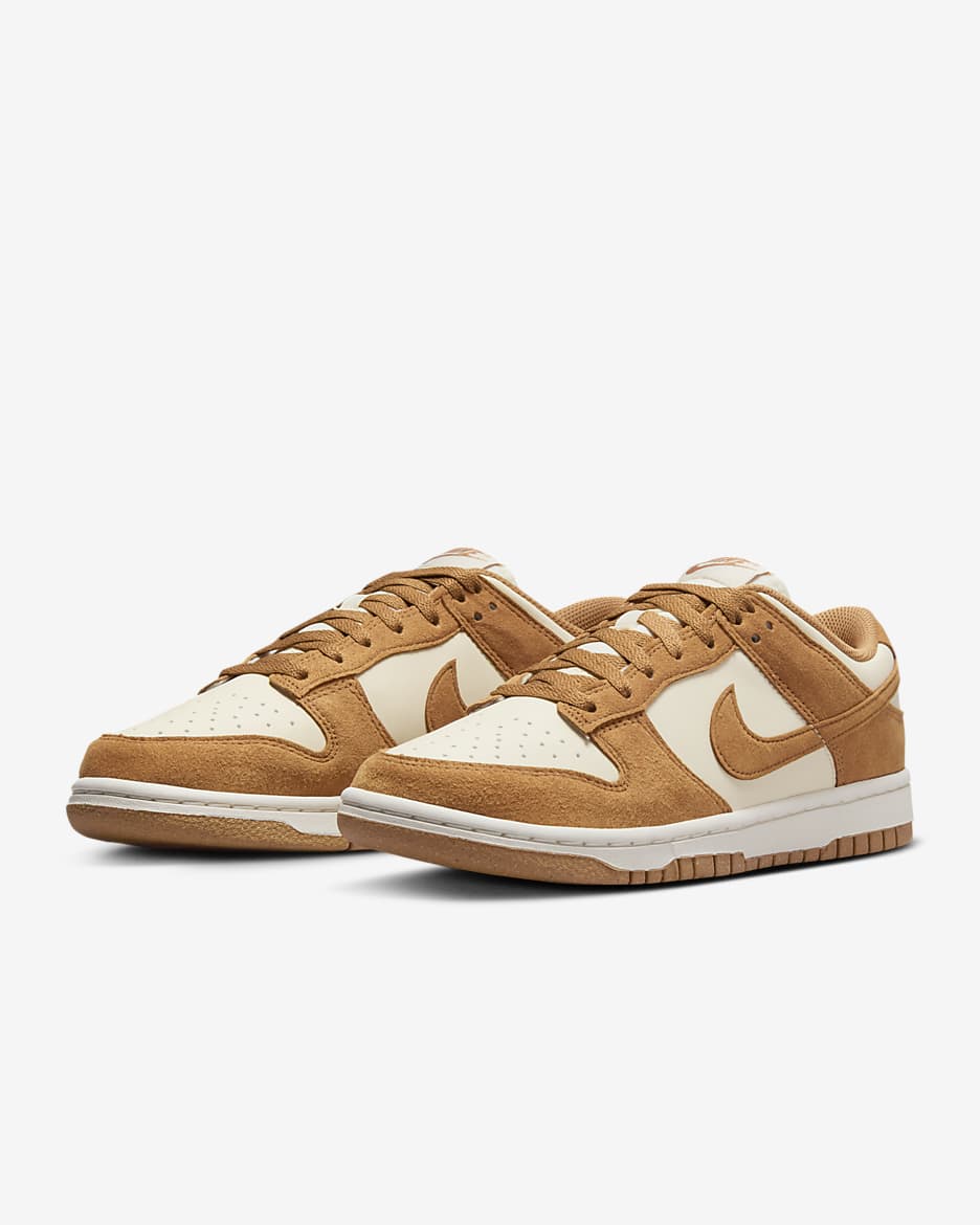 Nike
Dunk Low Next Nature sneakers