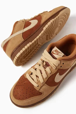 NIKE
Dunk Low Sneakers