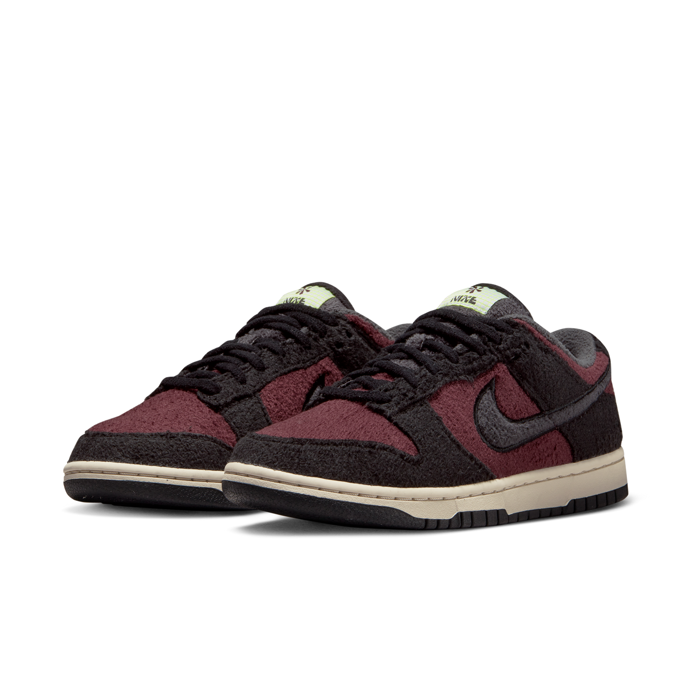 Nike Dunk Low SE Fleece Burgundy Crush