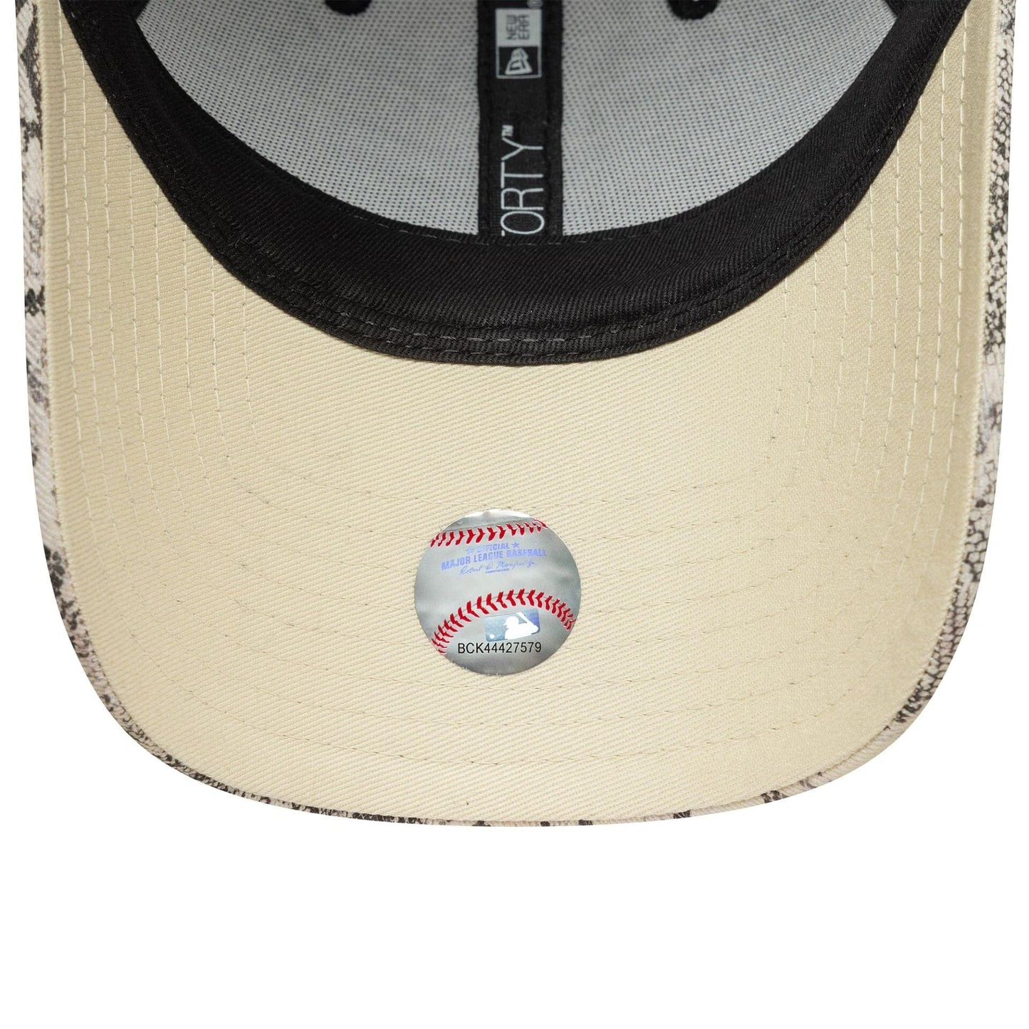 New York Yankees Womens MLB Snake Grey 9FORTY Adjustable Cap N: 00744