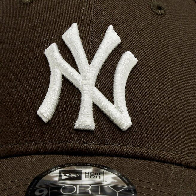 New York Yankees MLB League Essential Brown