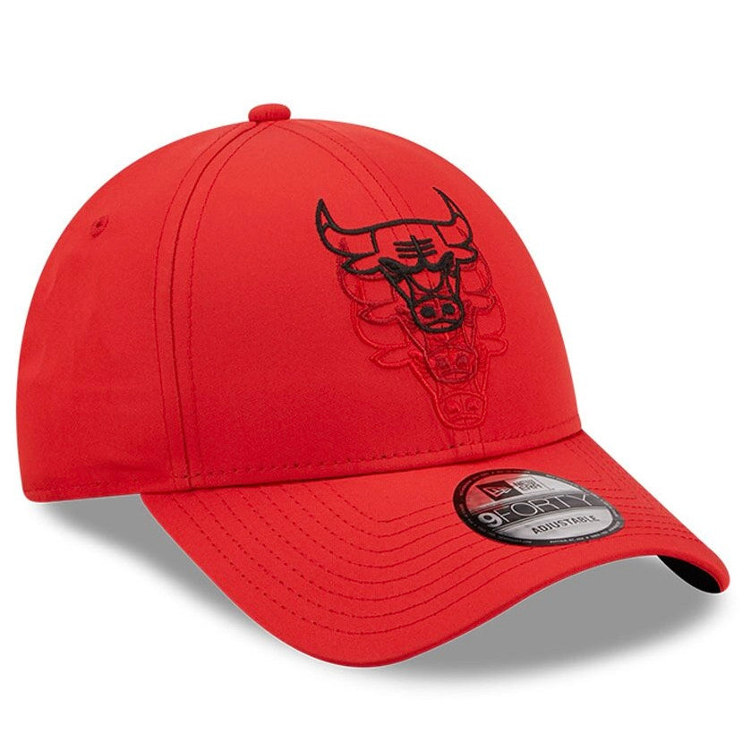 Casquette Réglable 9FORTY Chicago Bulls Stacked Logo Rouge