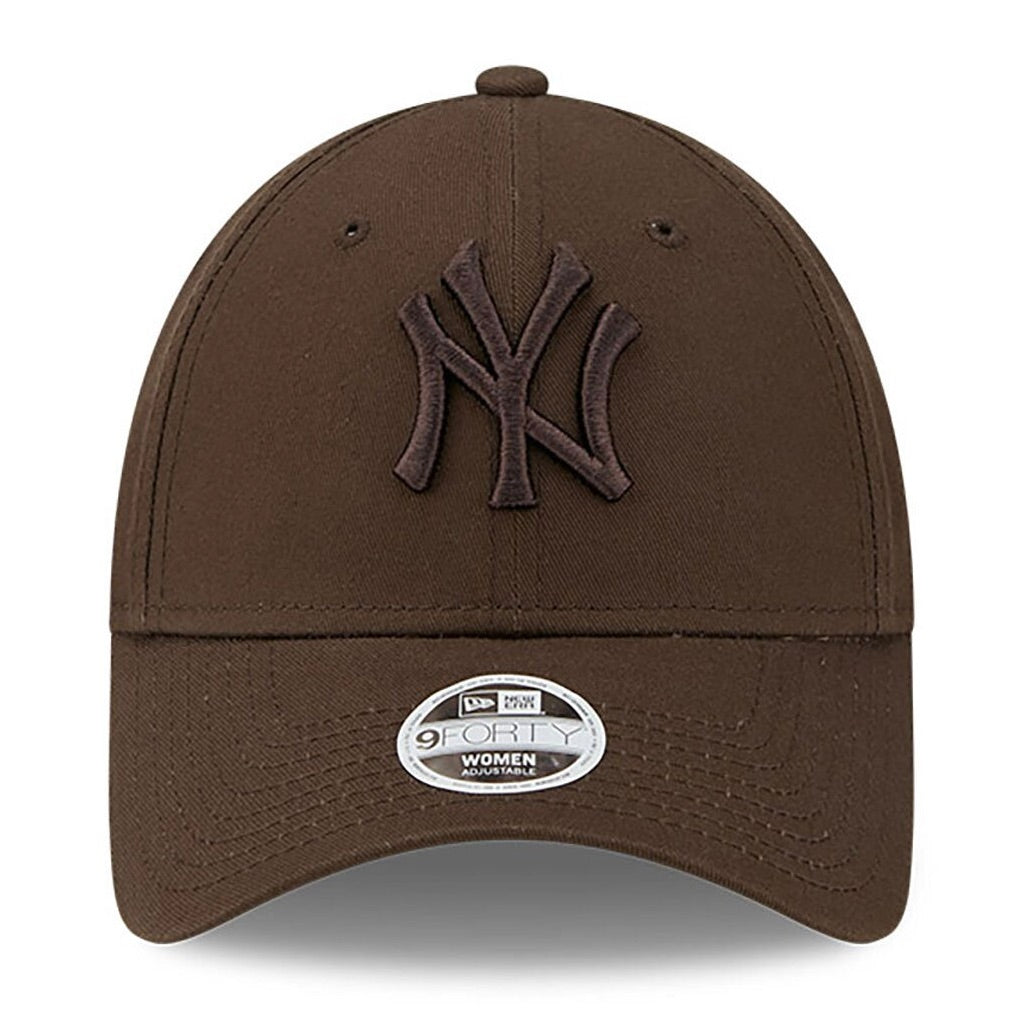 New York Yankees League Essential Womens Dark Brown 9FORTY Adjustable Cap