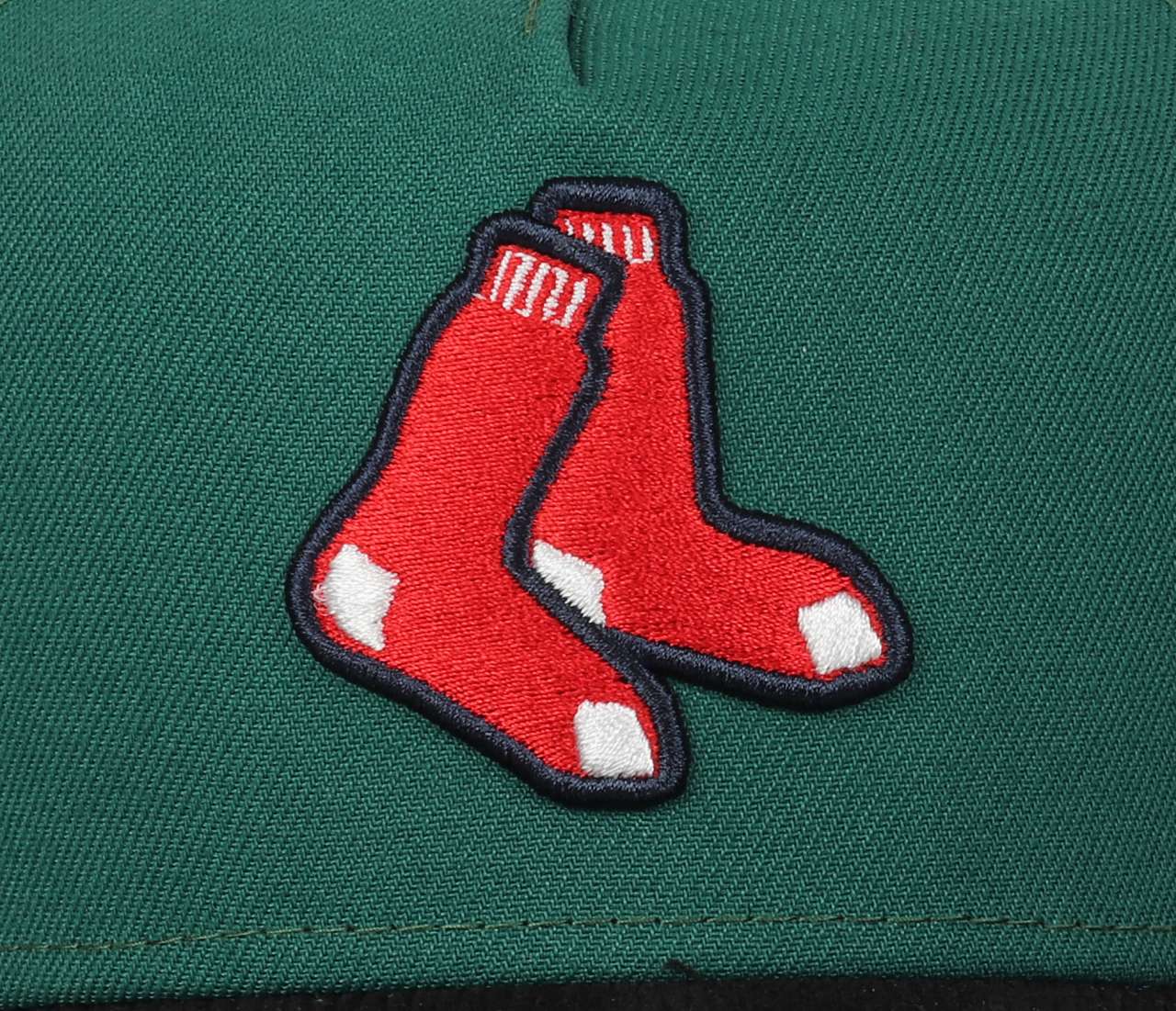 Boston Red Sox MLB World 2004 Side Patch Green Black Corduroy Cap 9Forty A-Fr N: 00265