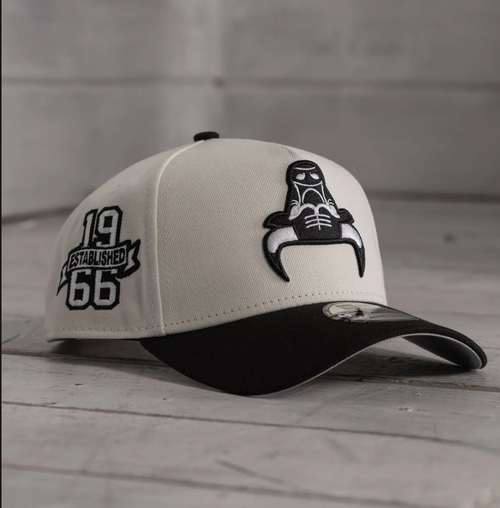 New Era Chicago Bulls 'Chrome Black Upside Down Logo' 9FORTY A-Frame Snapback Chrome/Black N: 00699