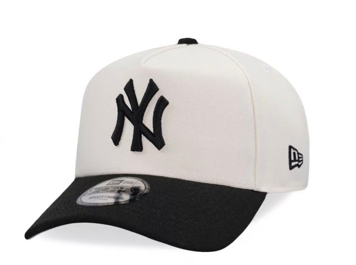 NEW ERA NEW YORK YANKEES CHROME BLACK TWO TONE EDITION 9FORTY A FRAME SNAPBACK CAP
 New Era