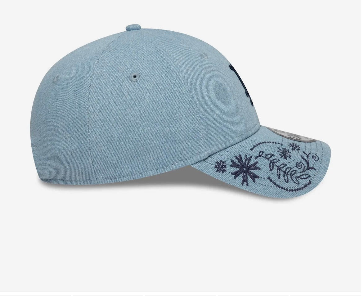 LA Dodgers MLB Yarn Floral Light Blue 9FORTY Adjustable Cap