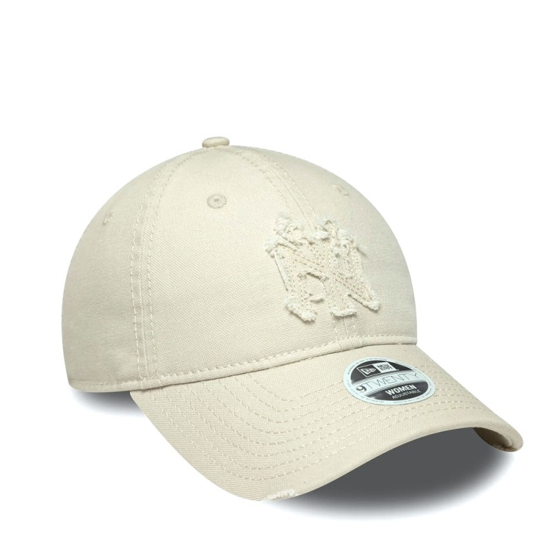 New York Yankees Womens Distressed Light Beige 9TWENTY Adjustable Cap