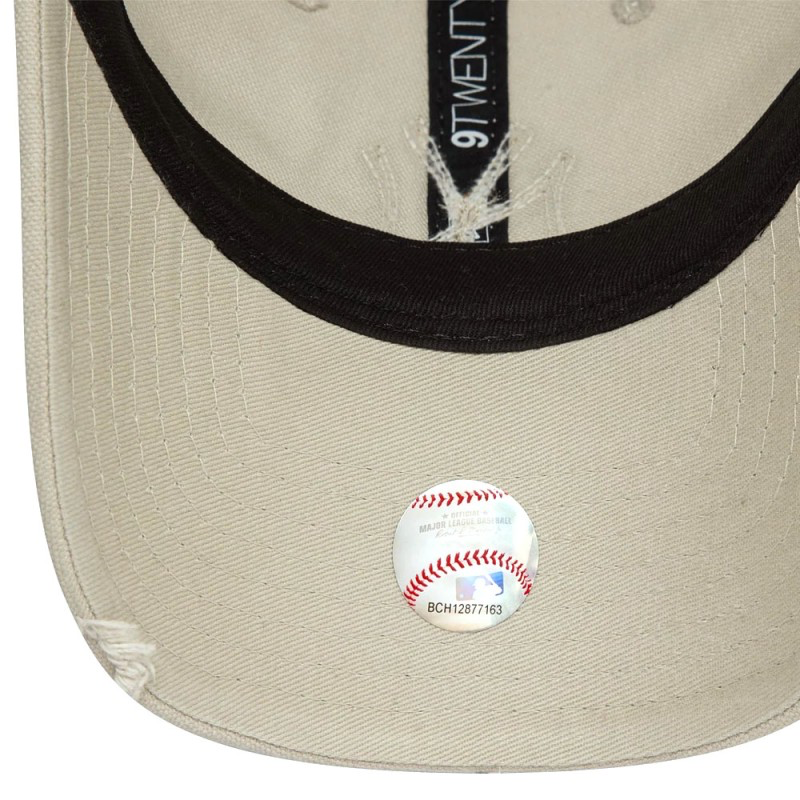 New York Yankees Womens Distressed Light Beige 9TWENTY Adjustable Cap