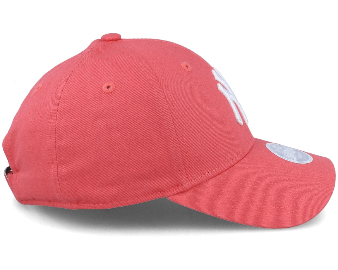New York Yankees Womens League Essential 9FORTY Pink/White Adjustable