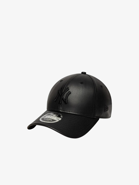 New Era Curved Brim Black Logo 9FORTY M-Crown PU New York Yankees MLB Black Snapback Cap