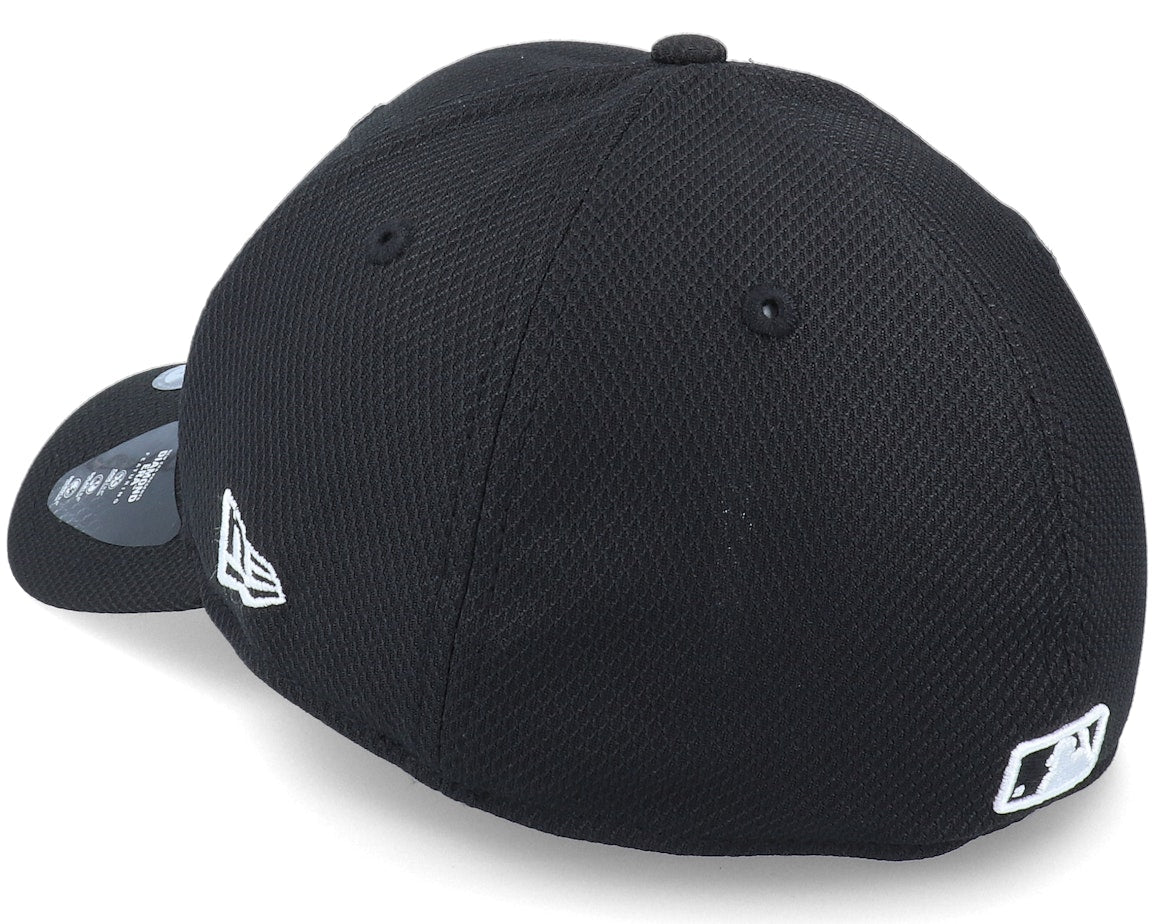 New York Yankees Diamond Era Black/White 39Thirty Flexfit
N’on adjustable