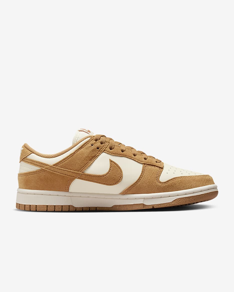 Nike
Dunk Low Next Nature sneakers