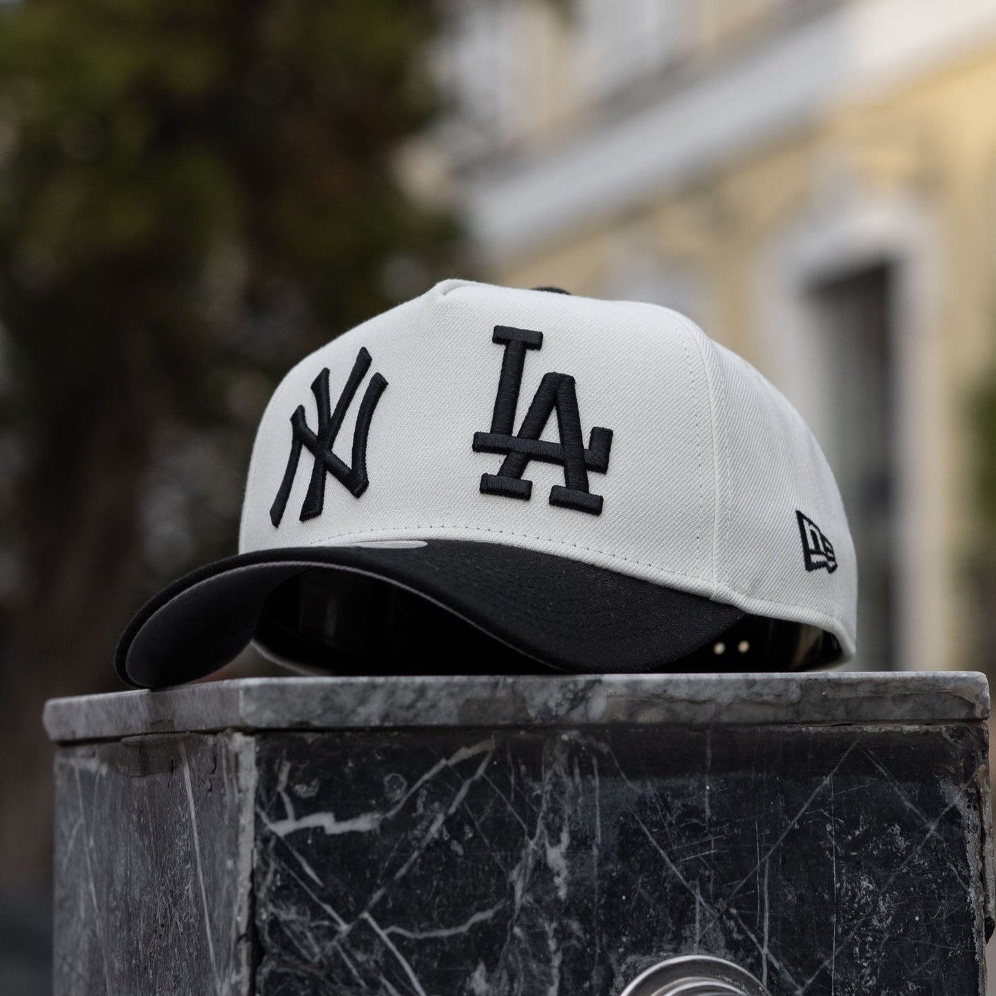 NEW ERA 9FORTY A-FRAME MLB NEW YORK YANKEES VS LOS ANGELES DODGERS TWO TONE / GREY UV SNAPBACK N: 00697