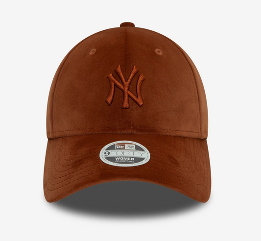 New York Yankees Womens Velour Midi Brown 9FORTY Adjustable Cap N: 00425