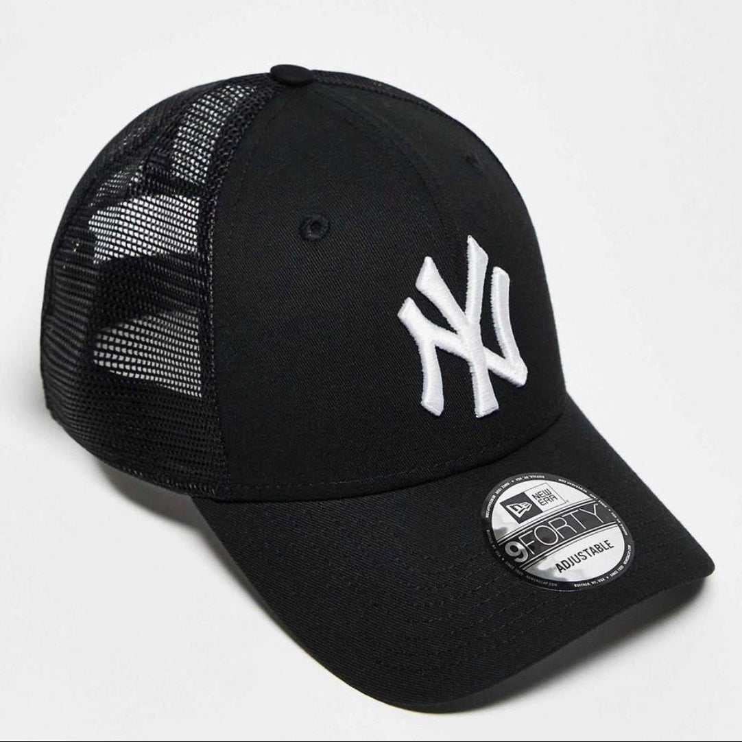 New Era NY Yankees 9forty trucker cap in black N: 00818